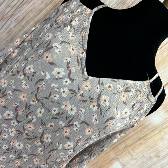 Daytrip Floral Cold Shoulder Crinkle Gauze Top - Picture 2 of 9